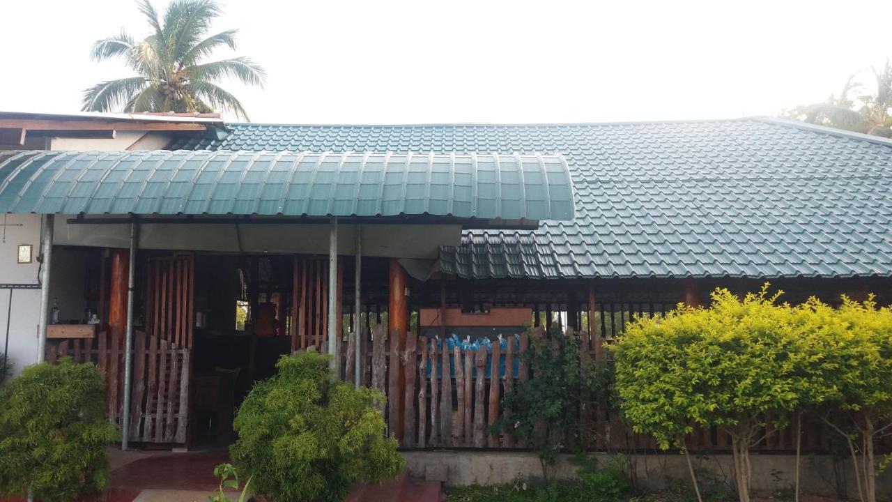 Shan Guest And Restaurant Nilaveli Esterno foto