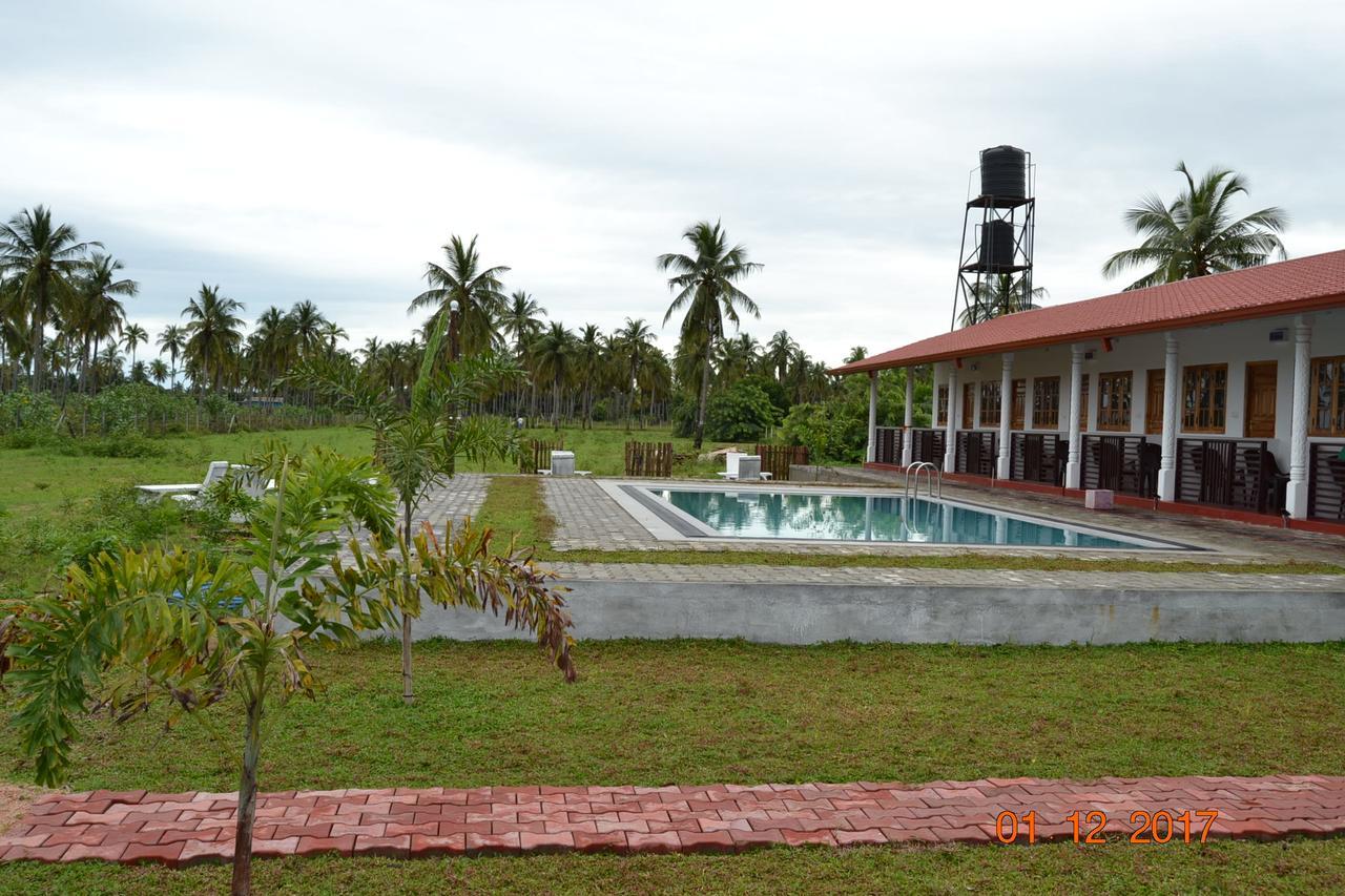 Shan Guest And Restaurant Nilaveli Esterno foto