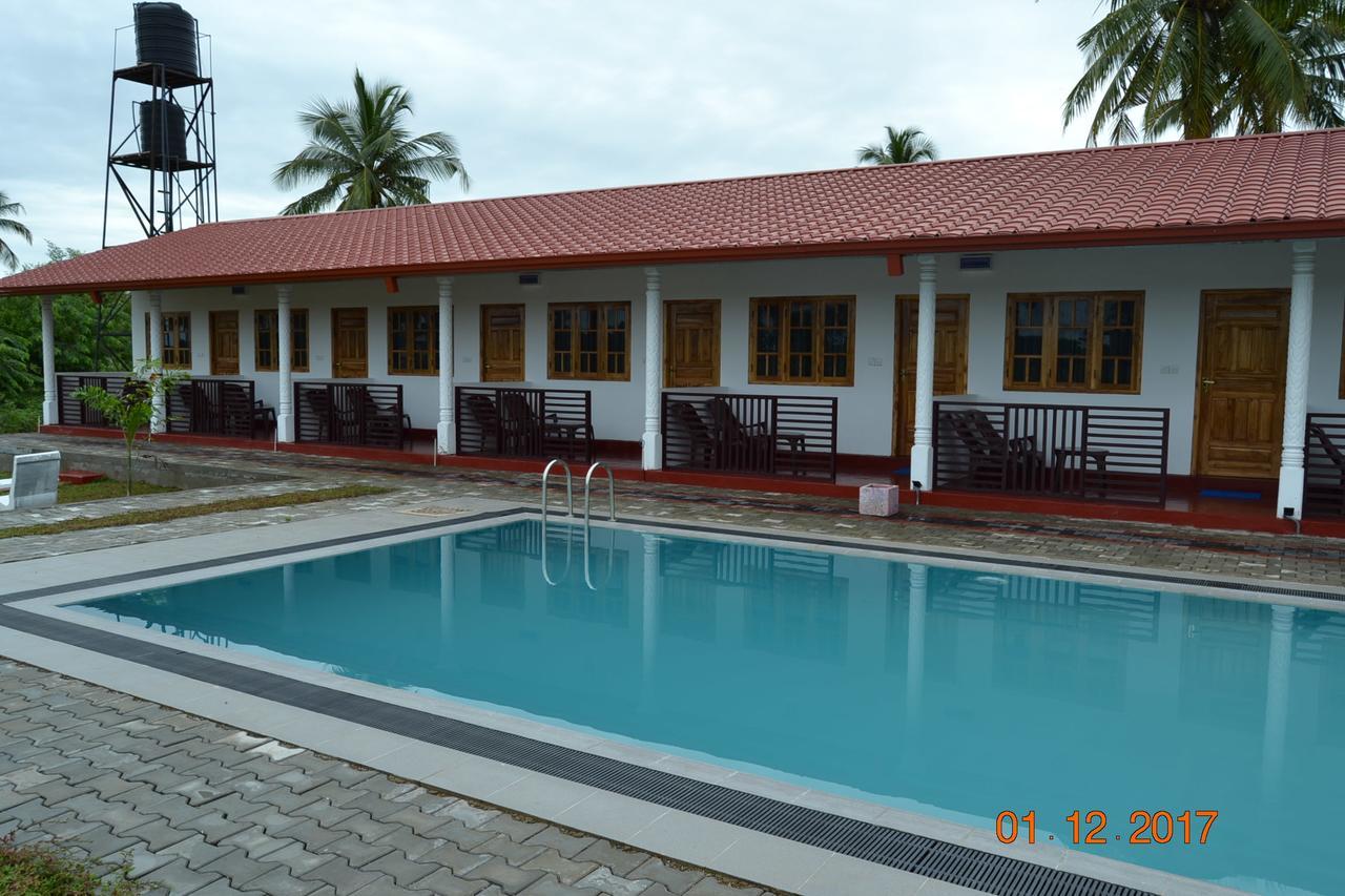 Shan Guest And Restaurant Nilaveli Esterno foto