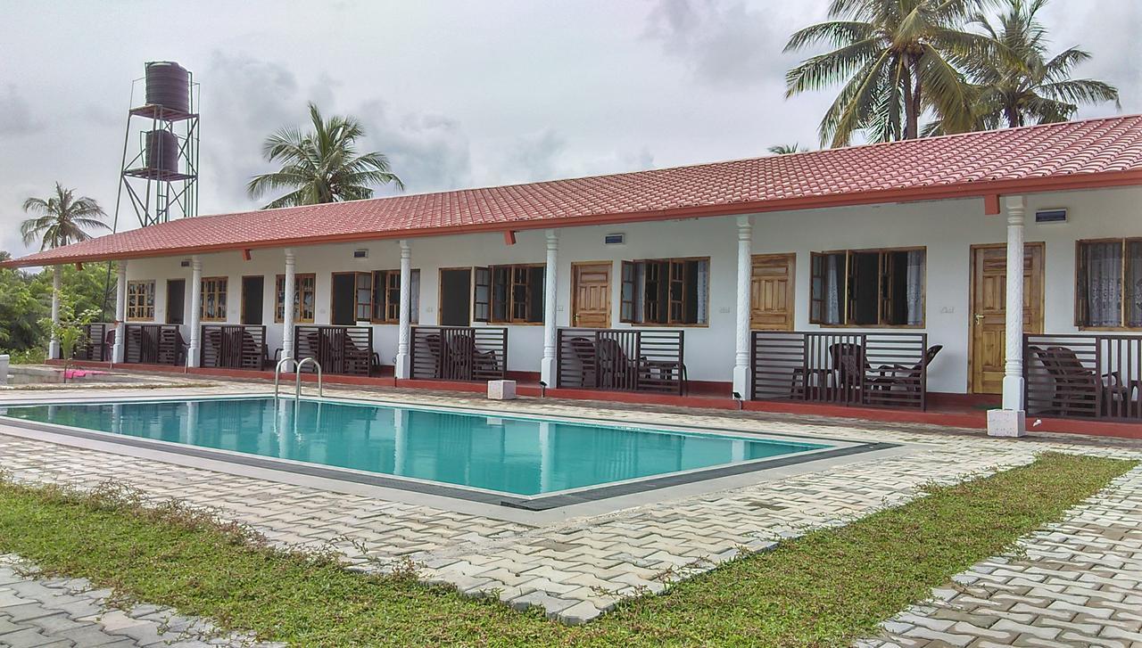 Shan Guest And Restaurant Nilaveli Esterno foto