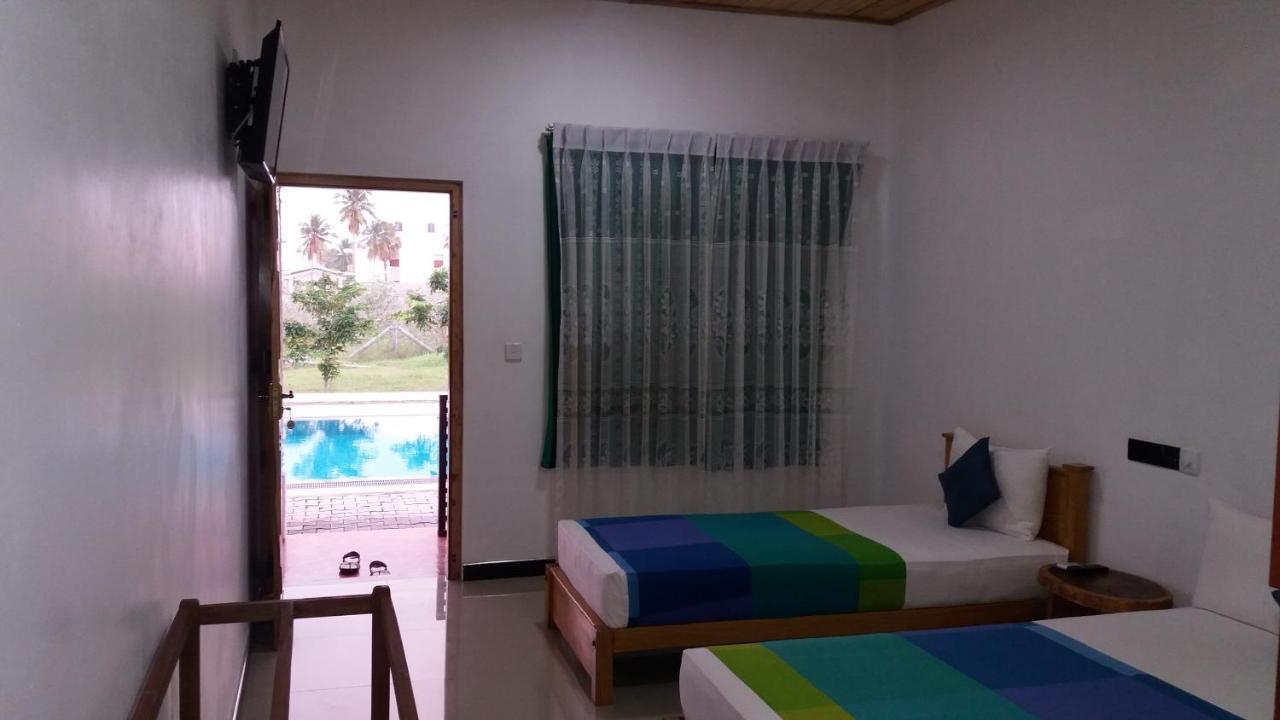 Shan Guest And Restaurant Nilaveli Esterno foto