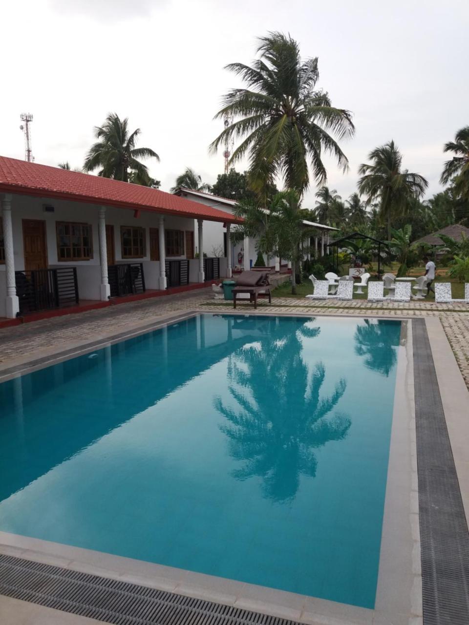 Shan Guest And Restaurant Nilaveli Esterno foto