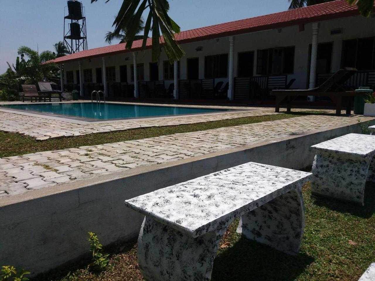 Shan Guest And Restaurant Nilaveli Esterno foto
